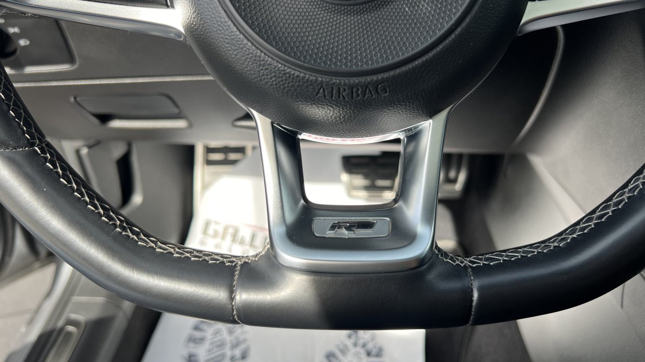 Automobil