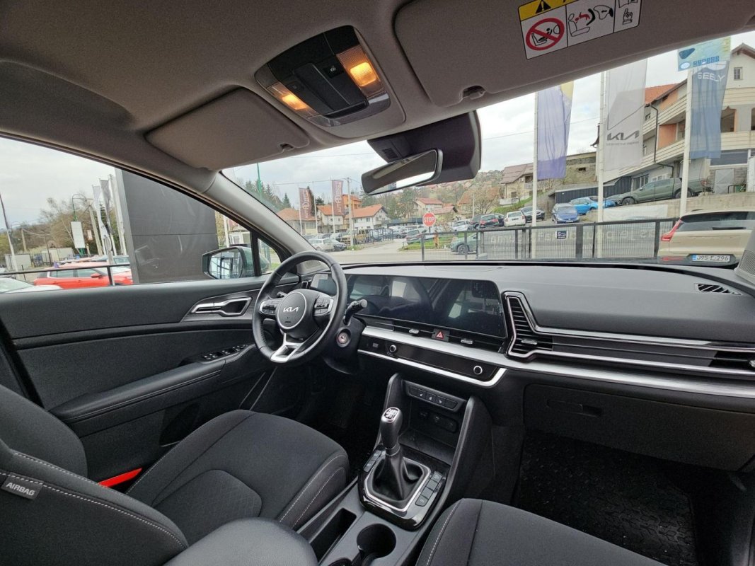 Automobil