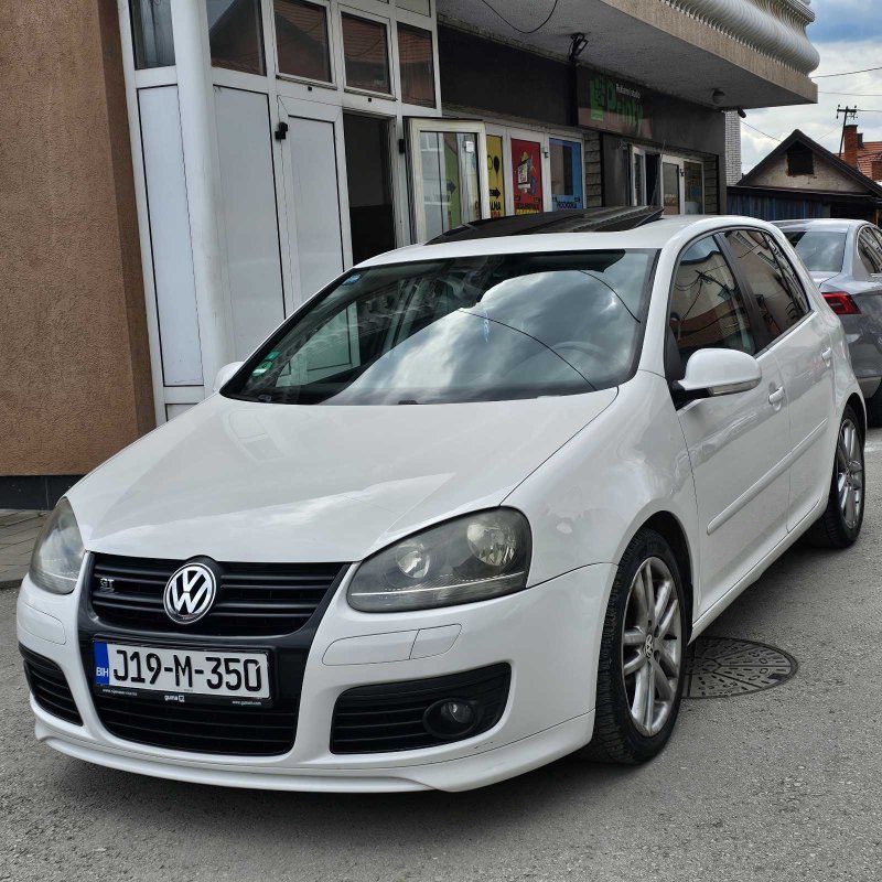 Automobil