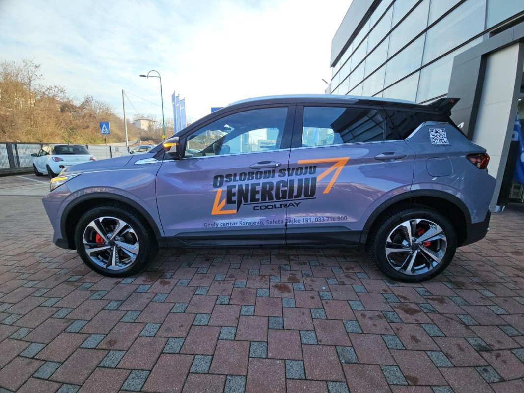 Automobil