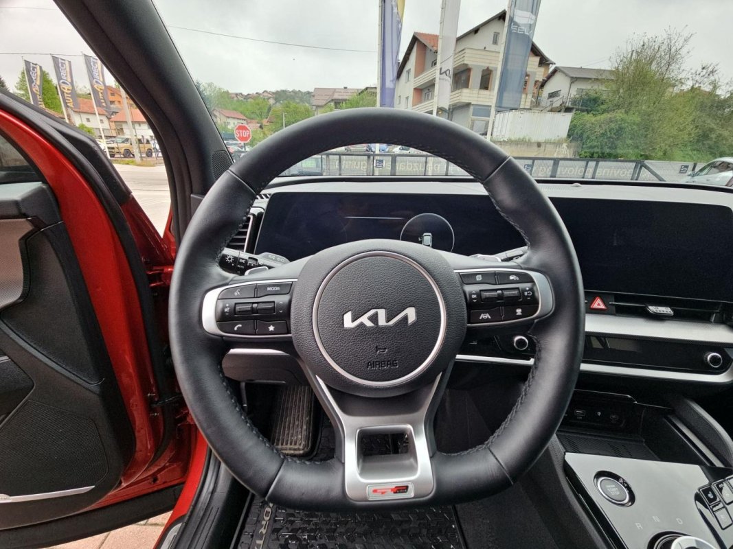 Automobil