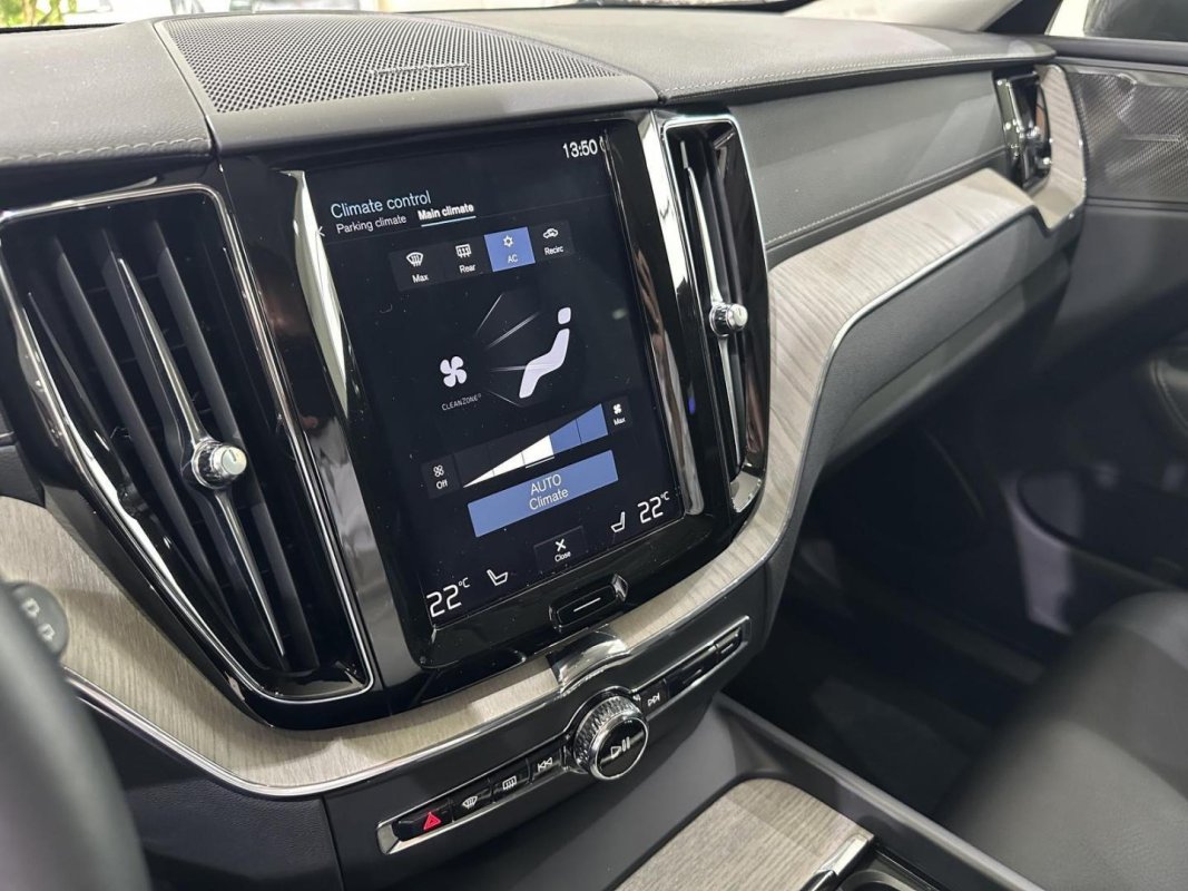 Automobil