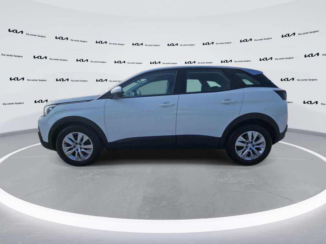 Automobil