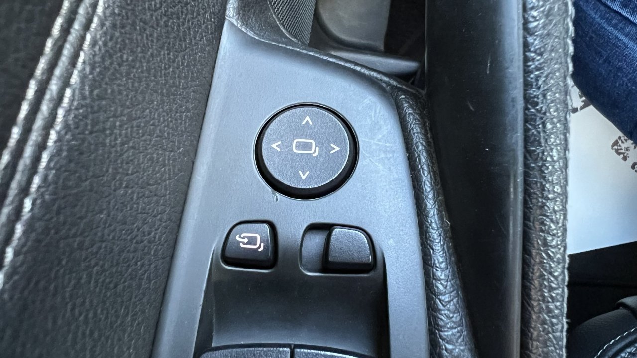Automobil