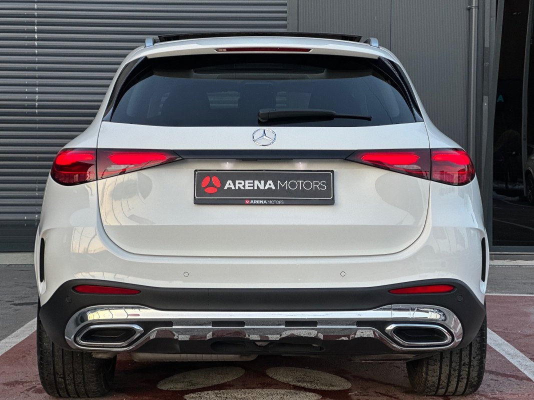 Automobil