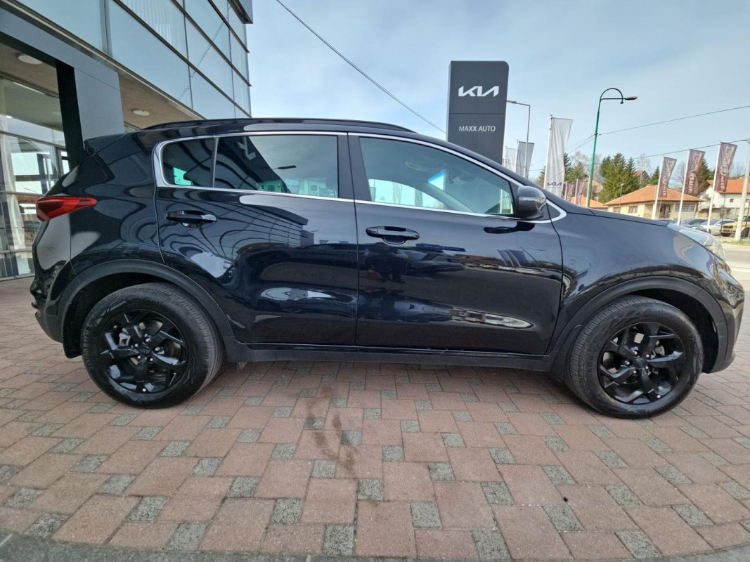 Automobil