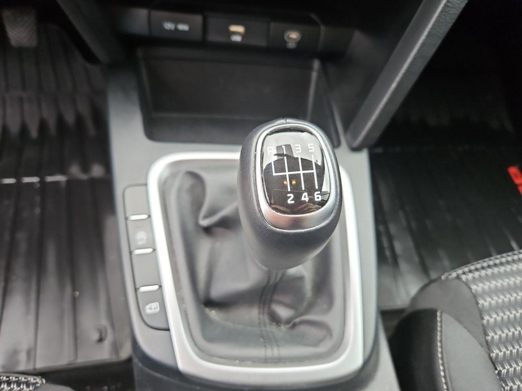 Automobil