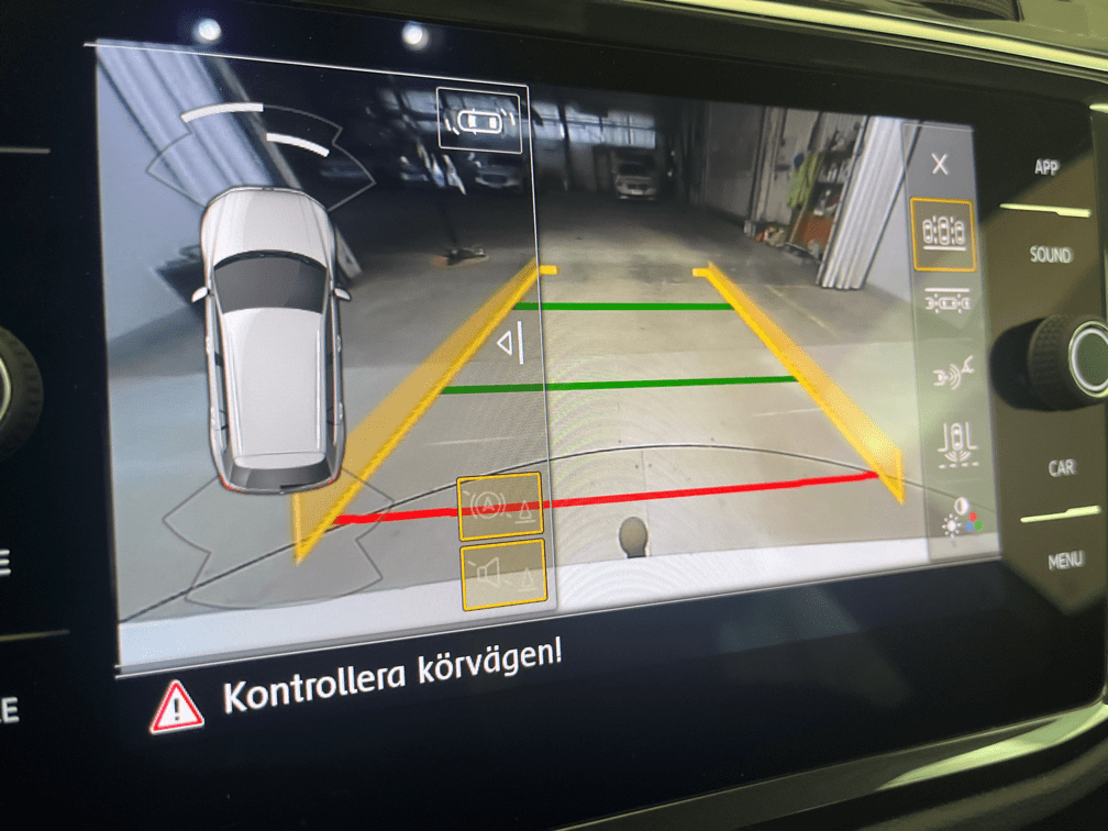 Automobil