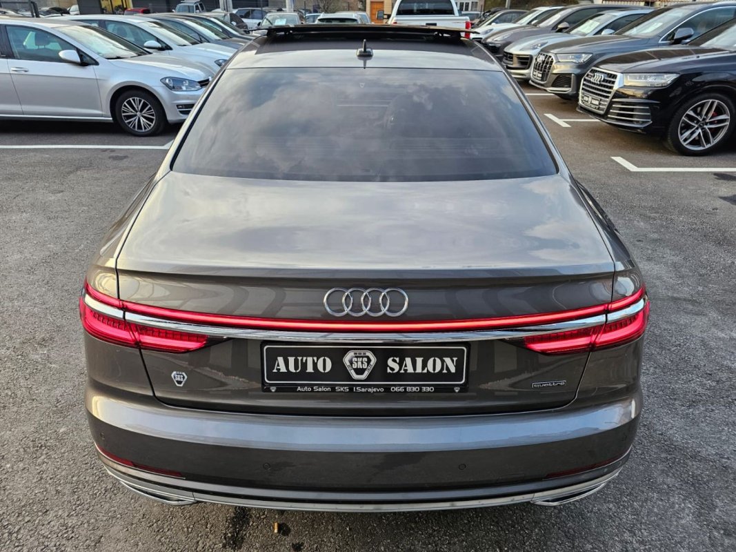 Automobil