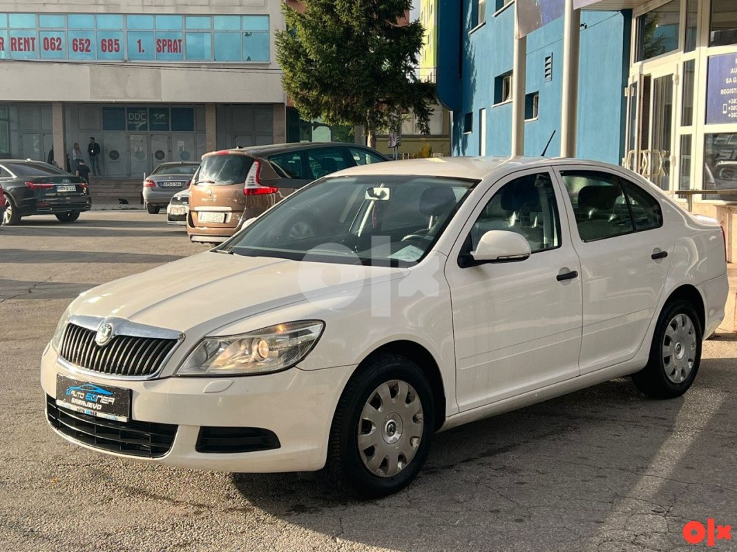 Automobil