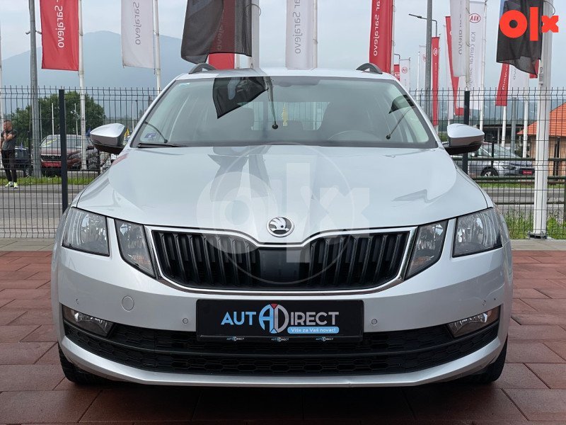 Automobil