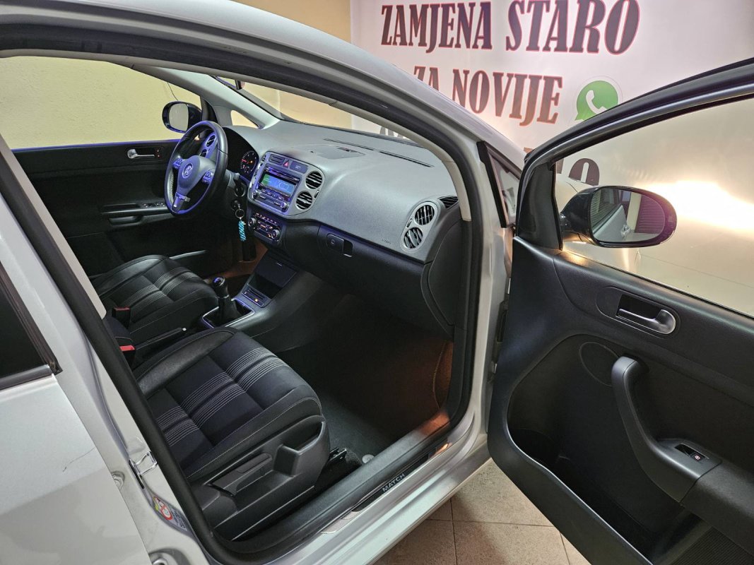 Automobil