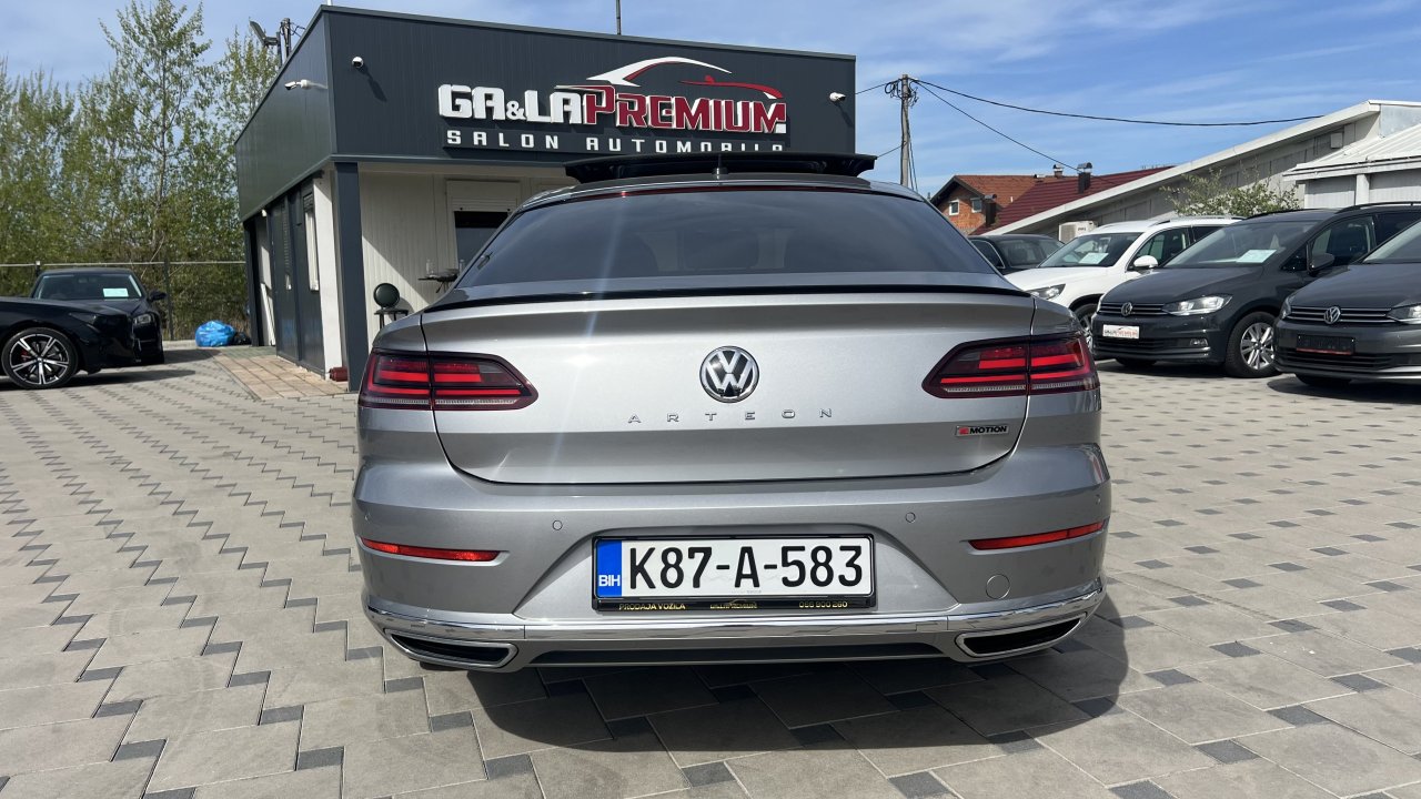 Automobil