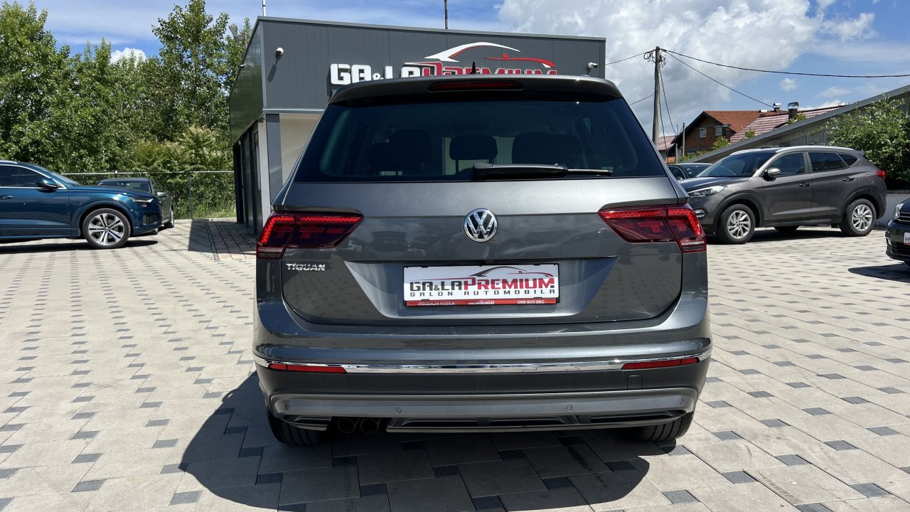 Automobil