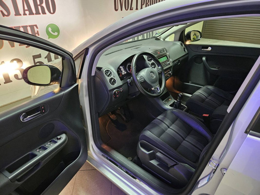 Automobil