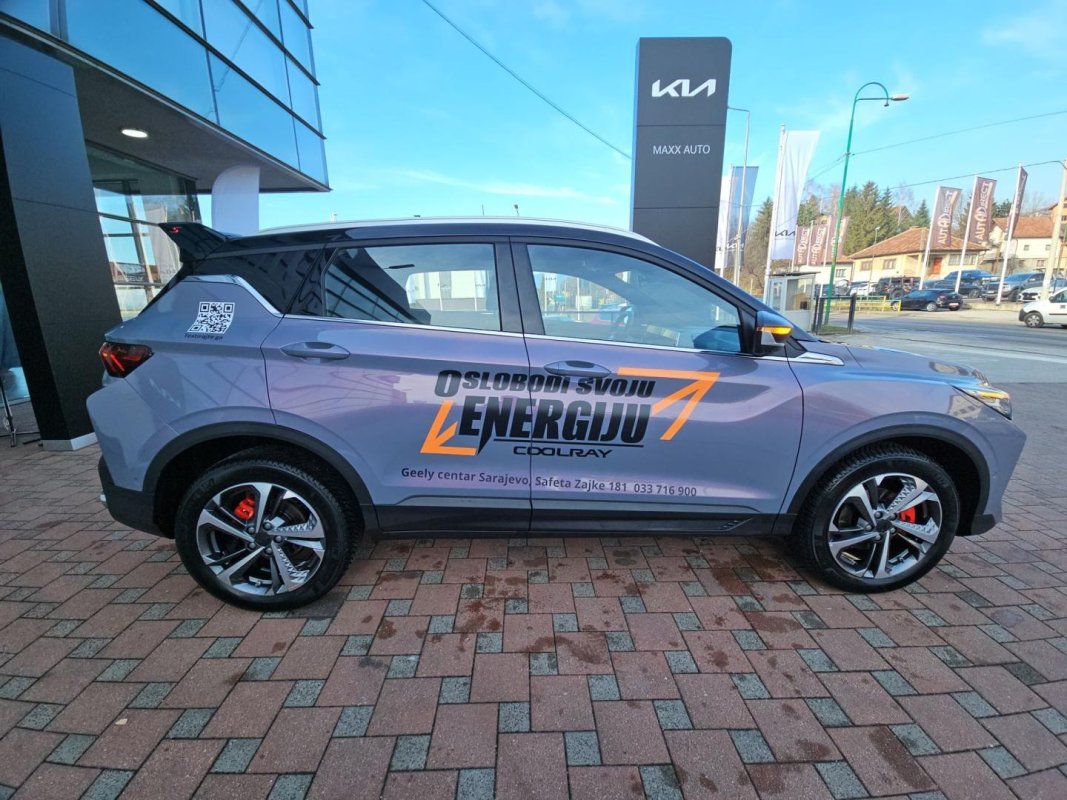 Automobil