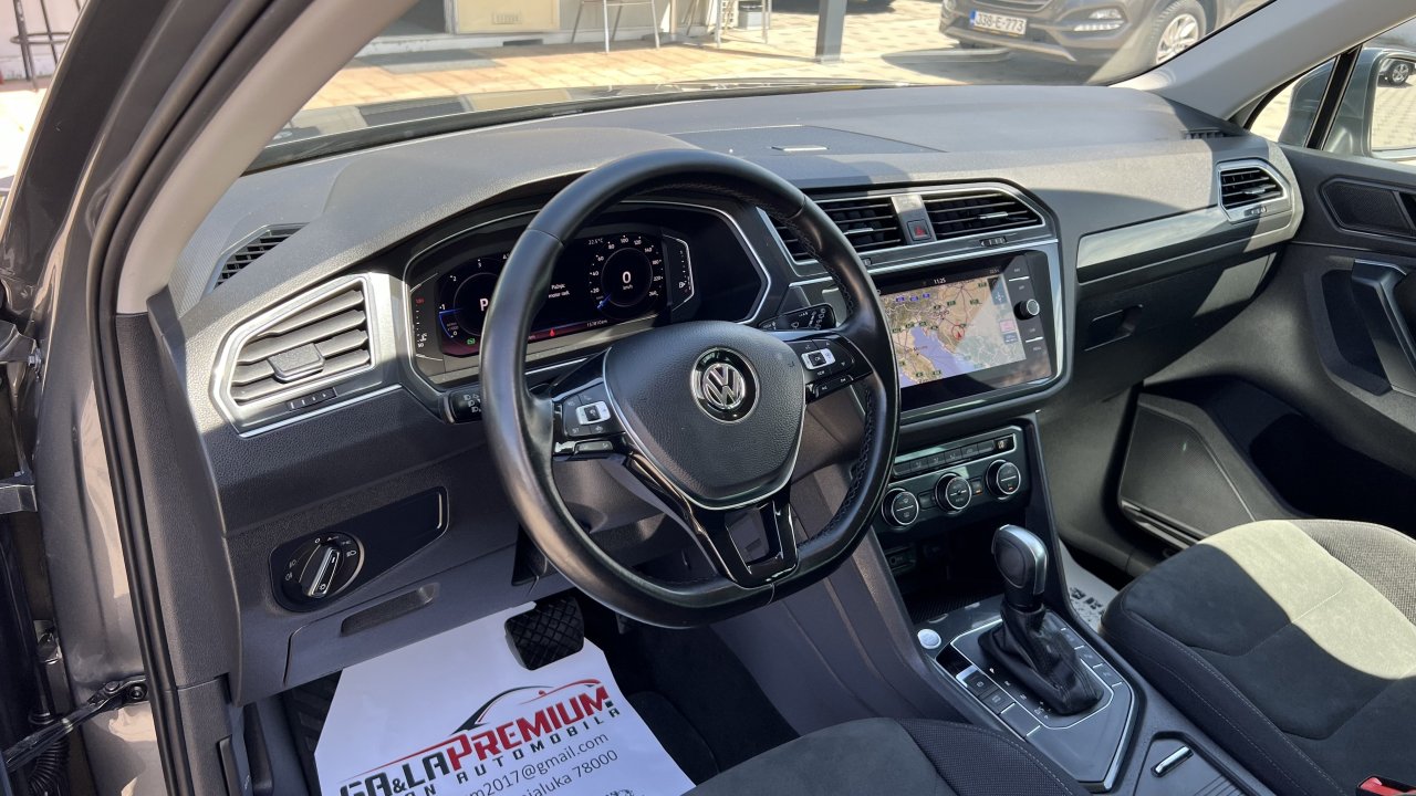 Automobil