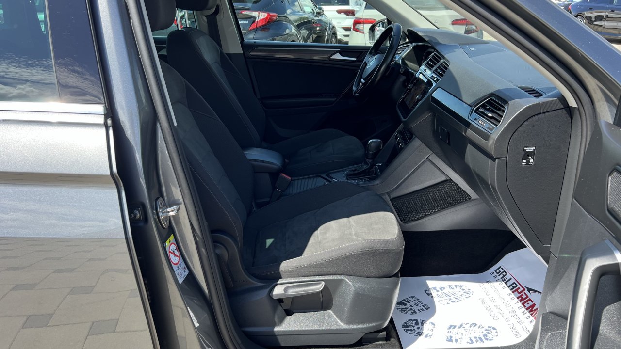 Automobil