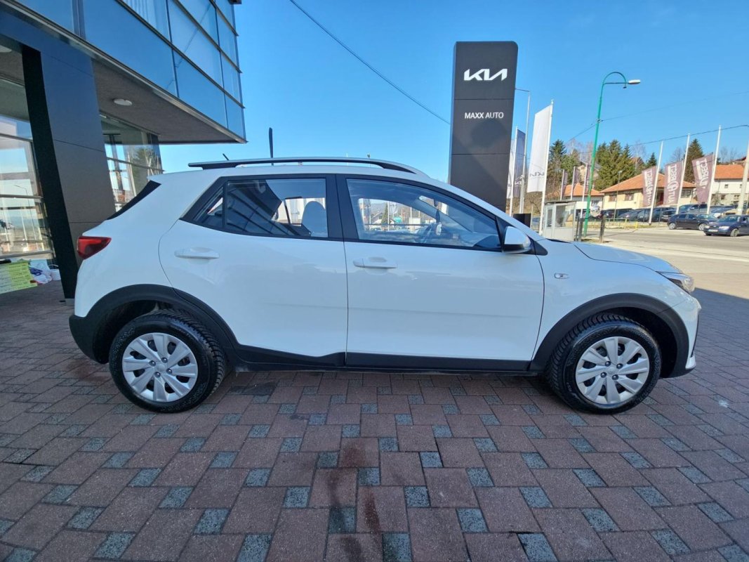 Automobil