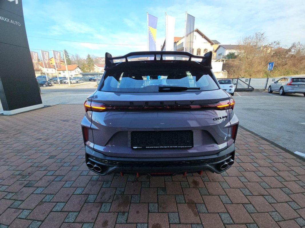 Automobil