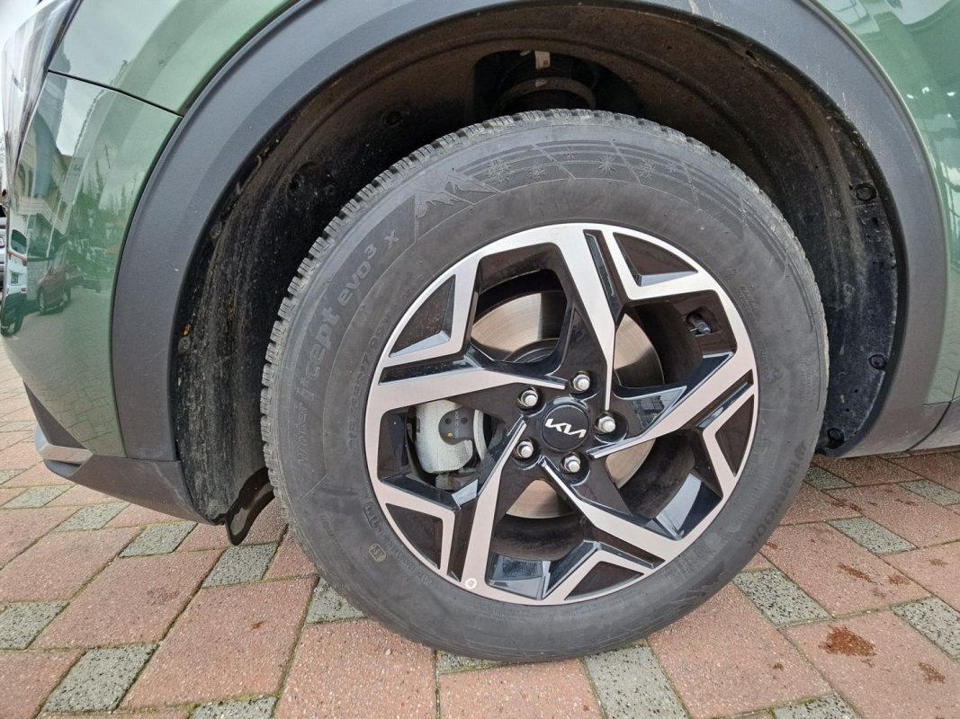 Automobil