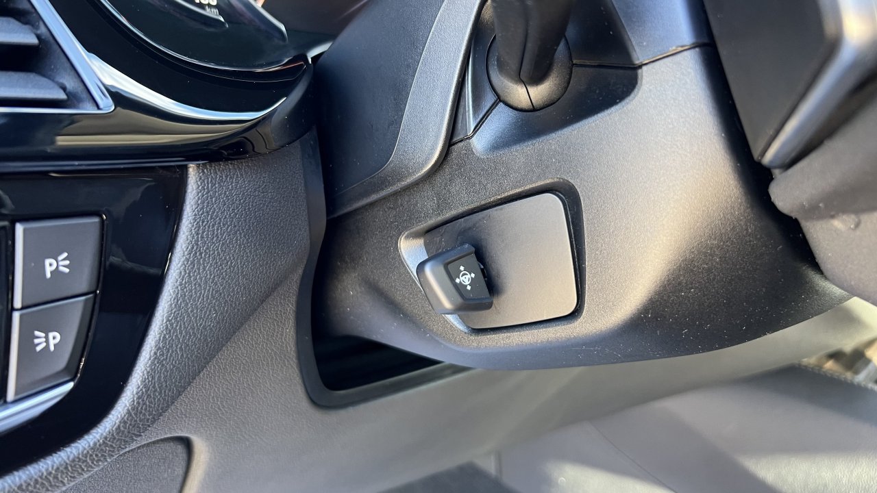 Automobil
