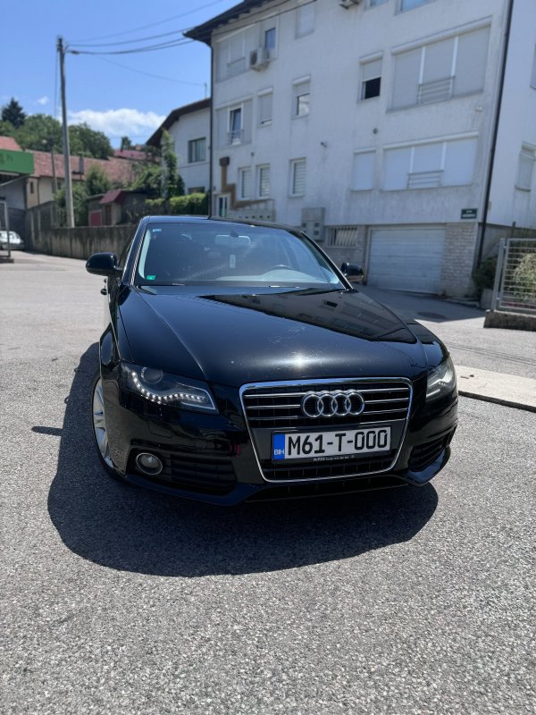 Automobil