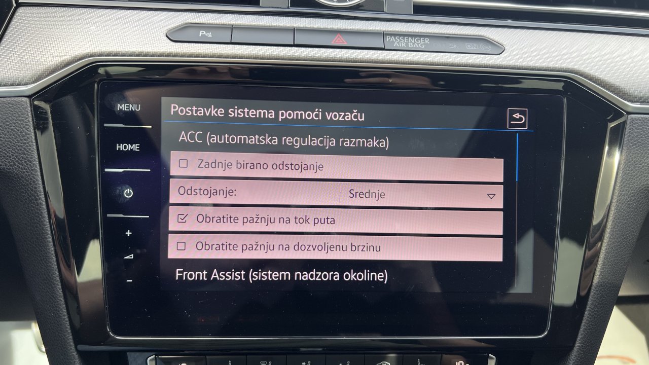 Automobil