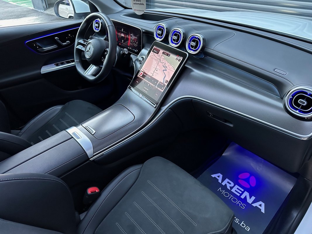 Automobil