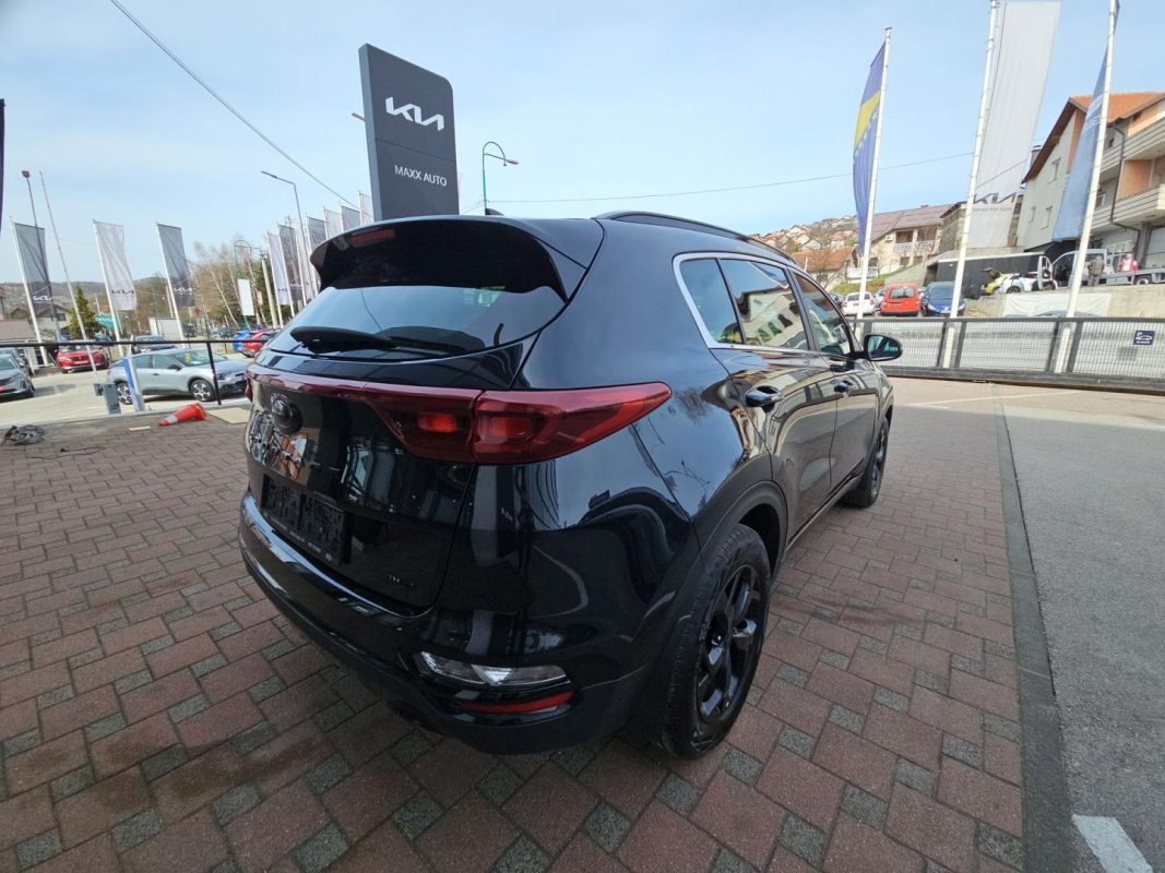 Automobil