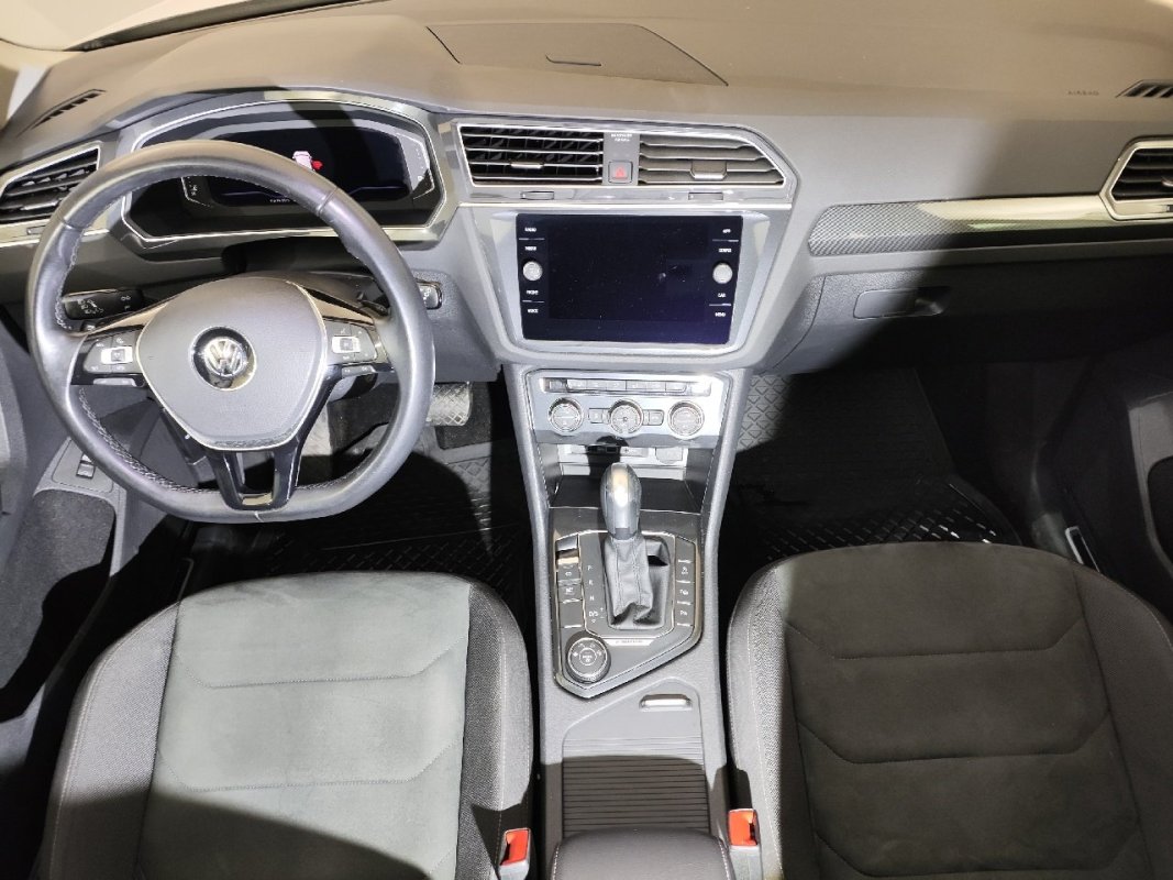 Automobil