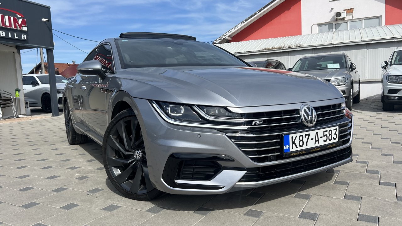 Automobil