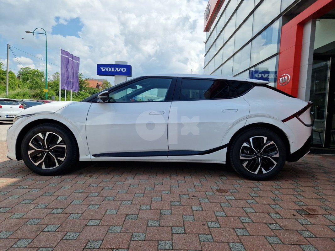 Automobil