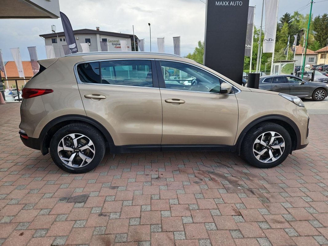 Automobil