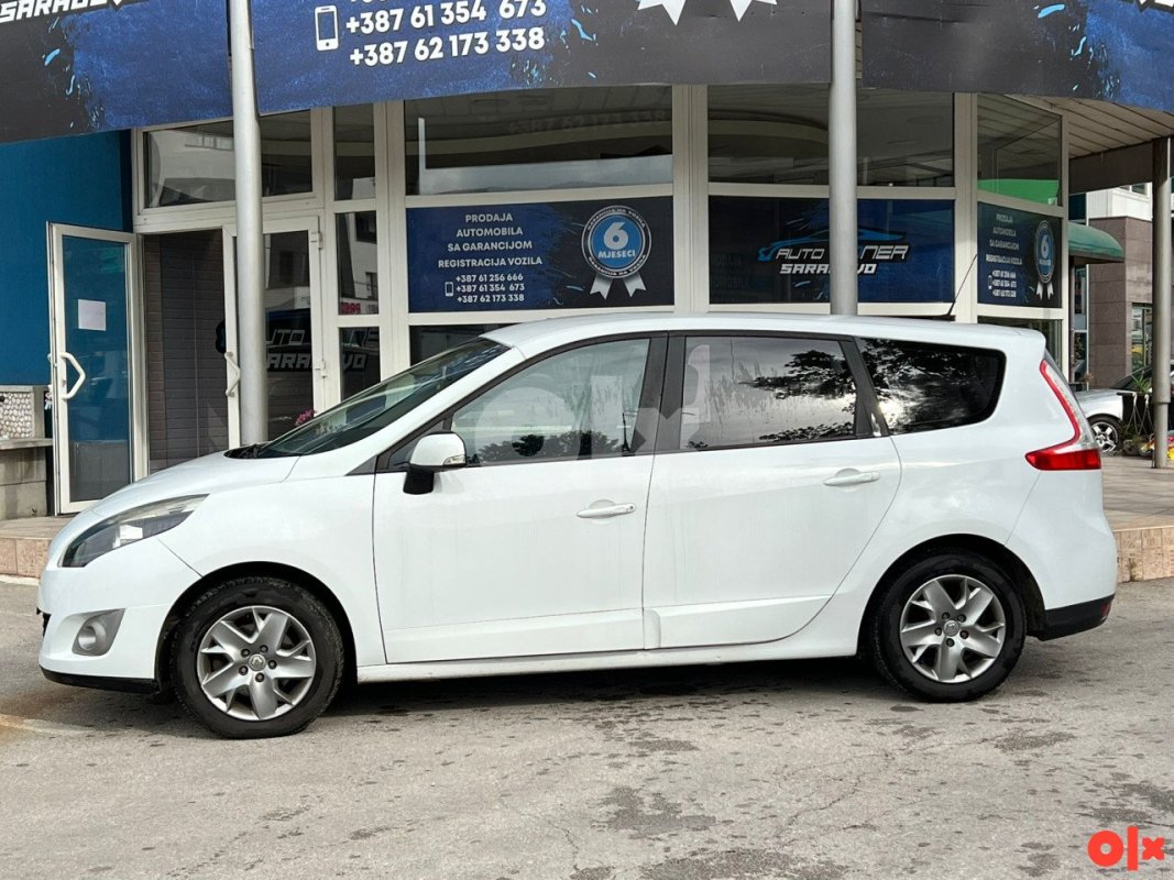 Automobil