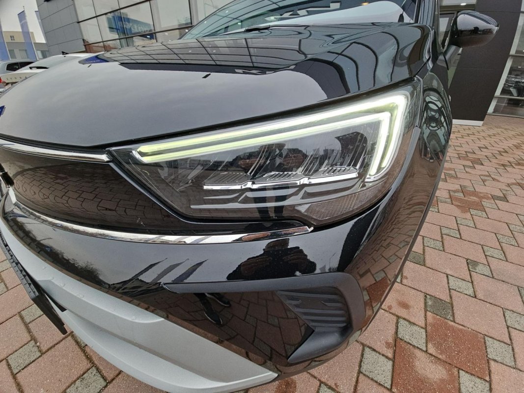 Automobil