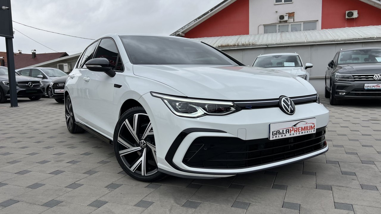 Automobil