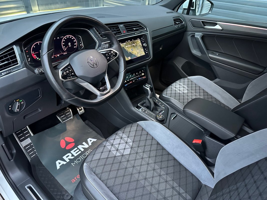 Automobil