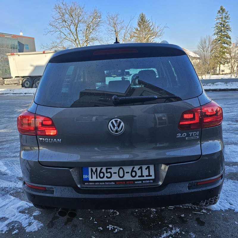 Automobil