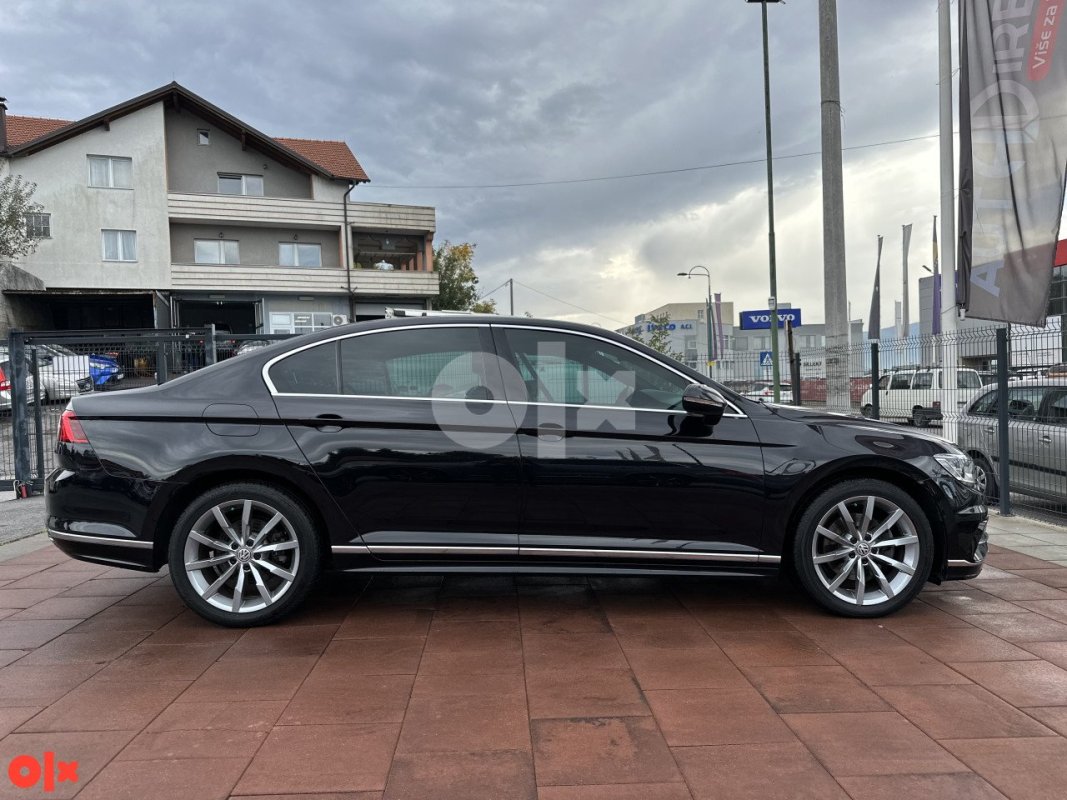 Automobil