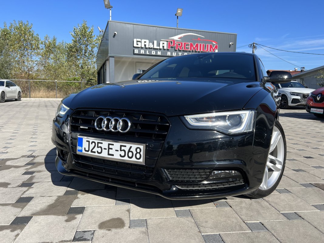 Automobil