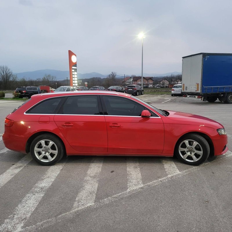 Automobil