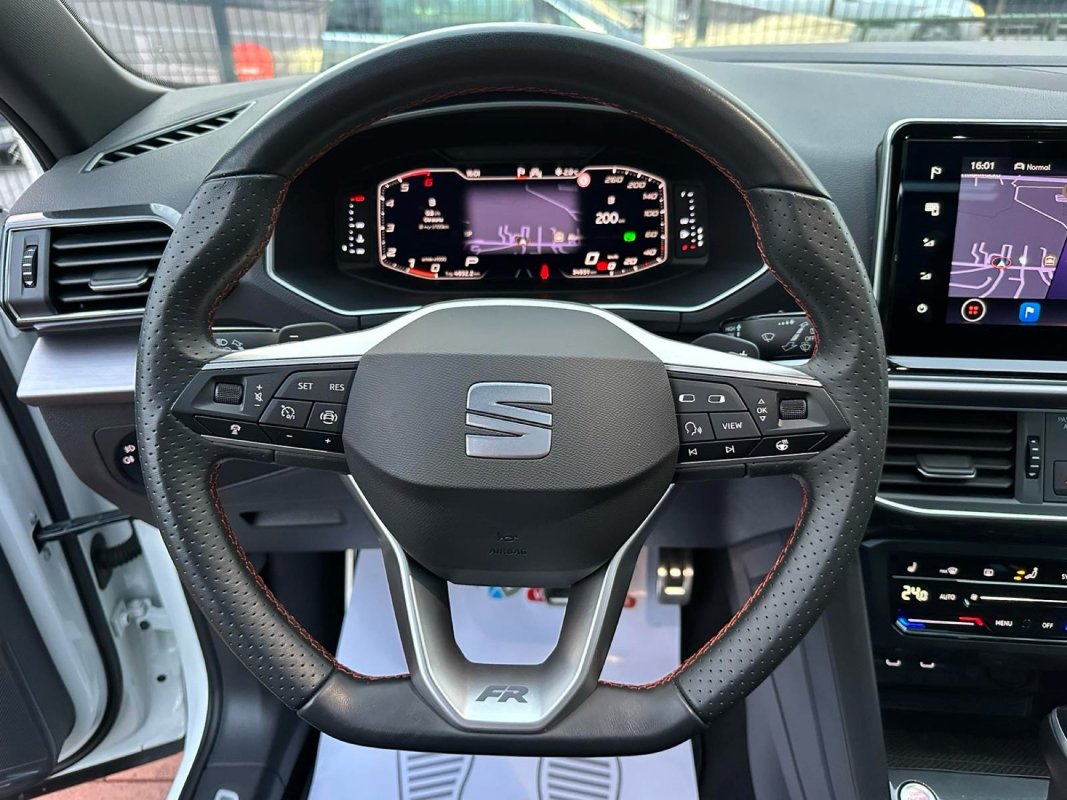 Automobil