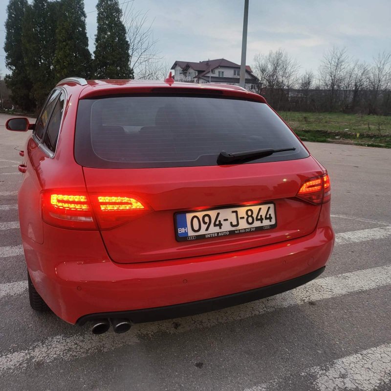 Automobil