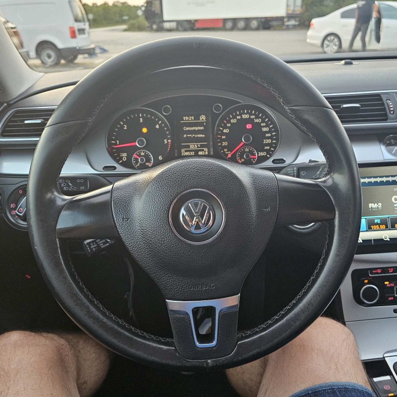 Automobil