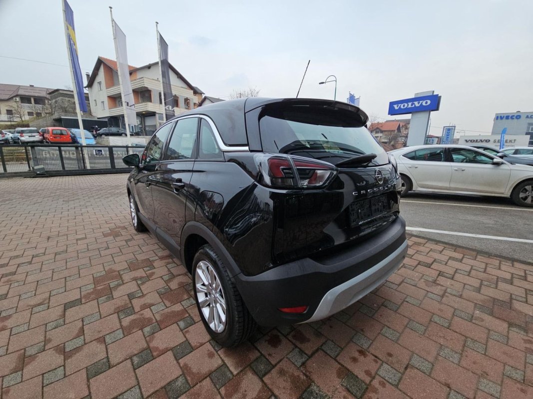 Automobil