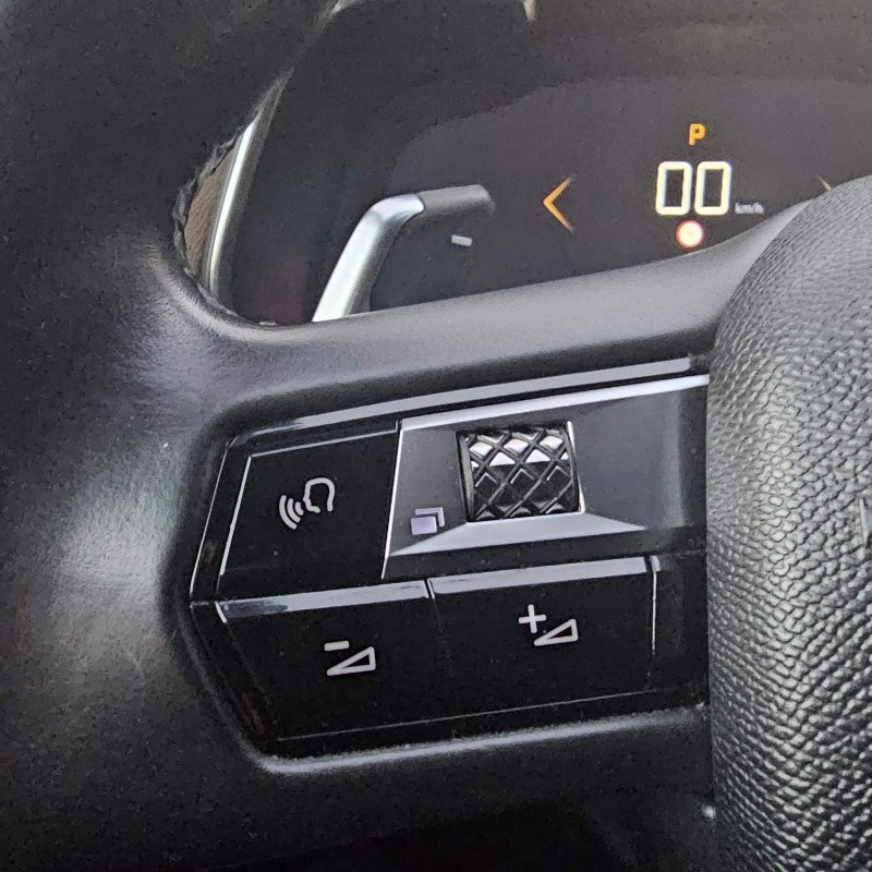 Automobil