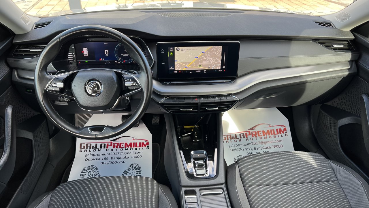 Automobil