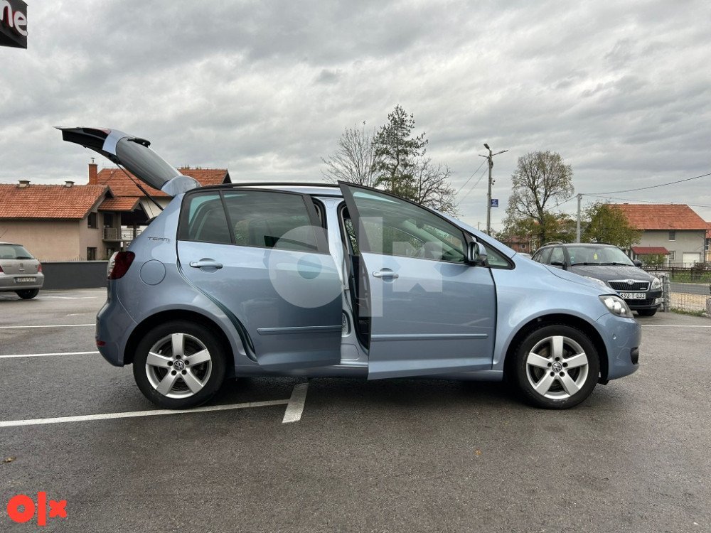 Automobil