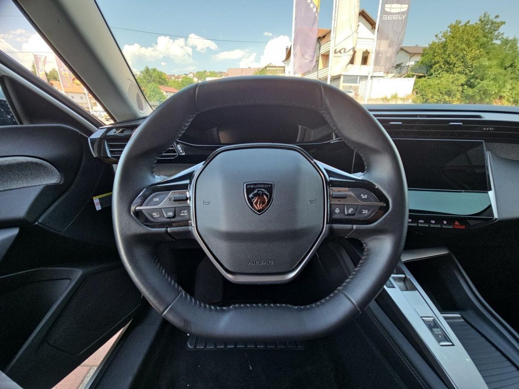 Automobil